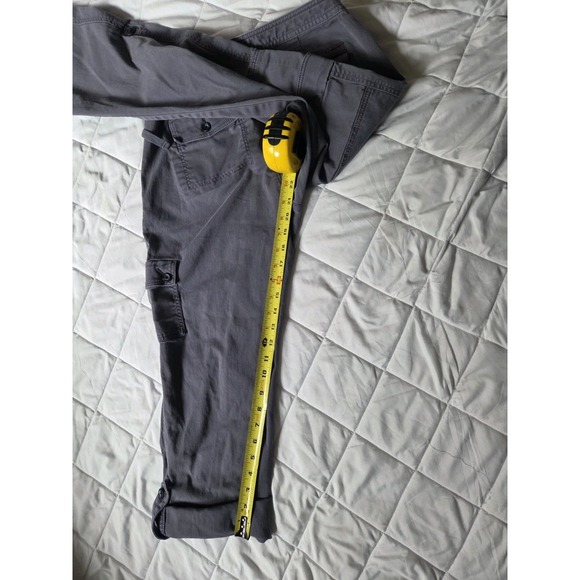LL Bean Favorite Fit Women's Gray Cargo Pants Size 4 Regular EUC - Picture 5 of 12